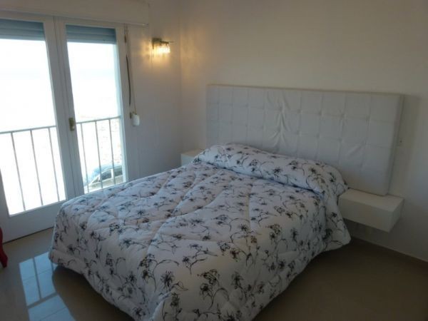 Departamento en alquiler frente a playa brava